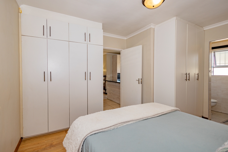 2 Bedroom Property for Sale in Oakglen Western Cape